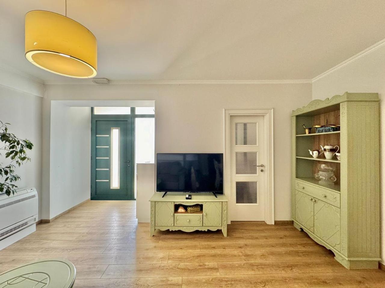 Apartment Lenny One Bedroom Sveti Stefan Budva