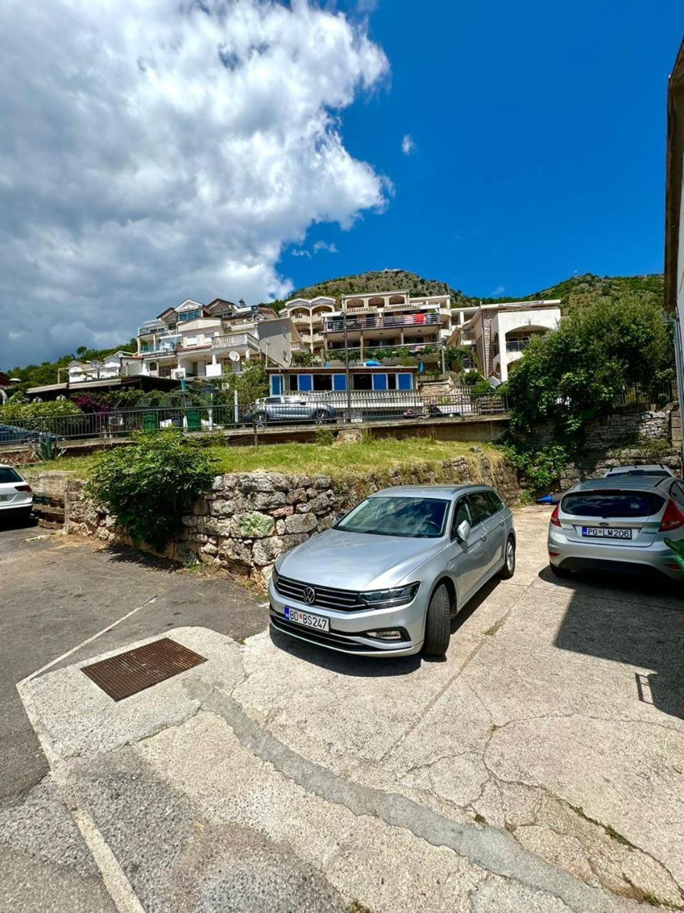 Lenny One Bedroom Sveti Stefan Apartment Budva